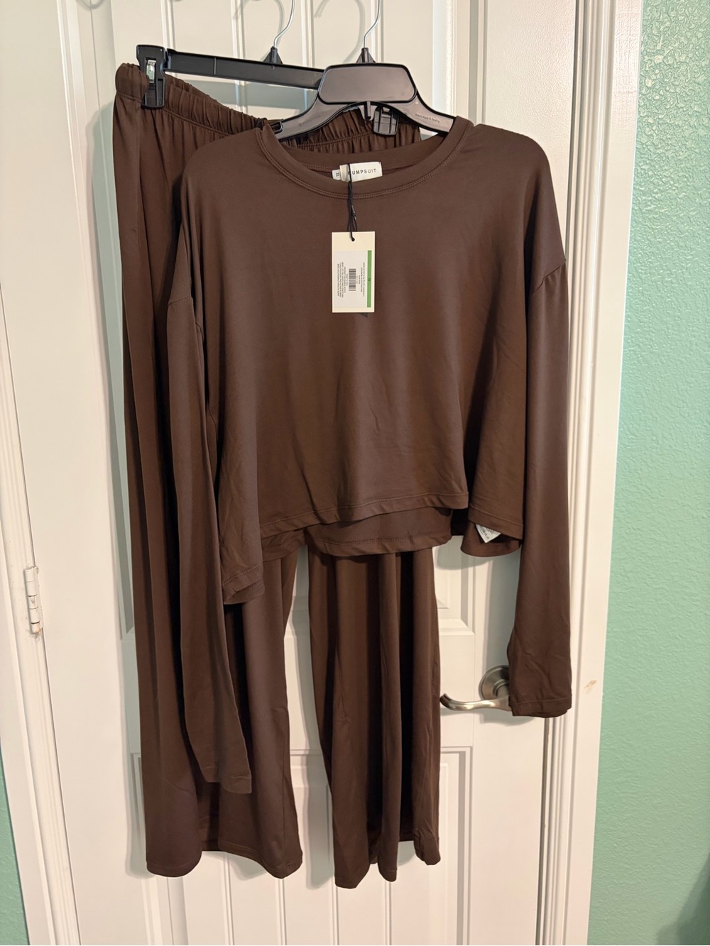 Women’s The Cloud Crop Long
Sleeve Tee and wide leg pant - Bumpsuit